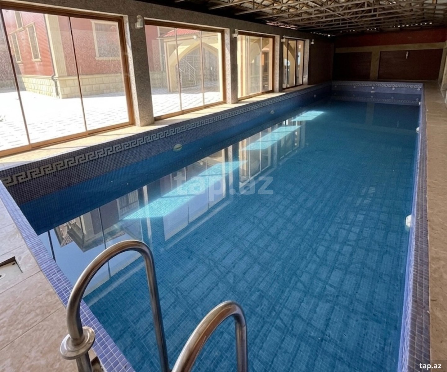 Kirayə verilir 6 otaqlı həyət evi 220 m²