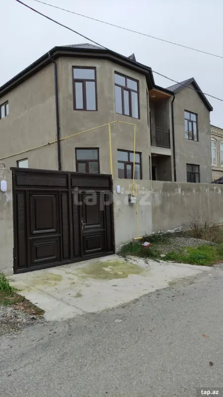 Satılır 6 otaqlı həyət evi 230 m²