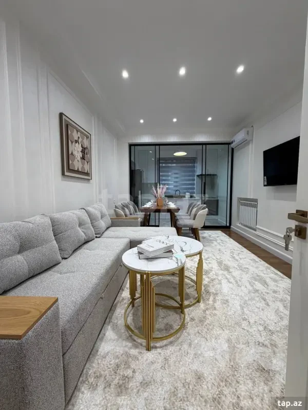 Kirayə verilir 3 otaqlı yeni tikili 110 m²