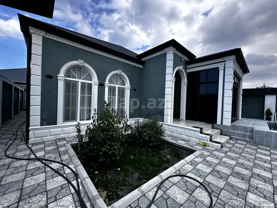 Satılır 4 otaqlı həyət evi 157 m²