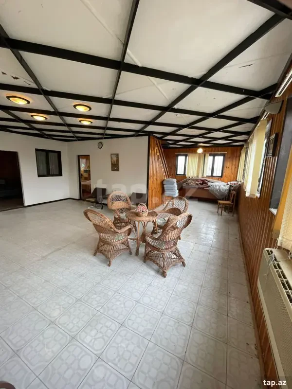Satılır 7 otaqlı həyət evi 300 m²