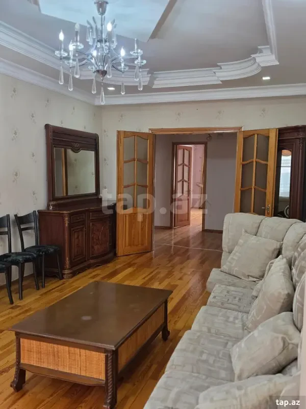 Kirayə verilir 3 otaqlı yeni tikili 130 m²