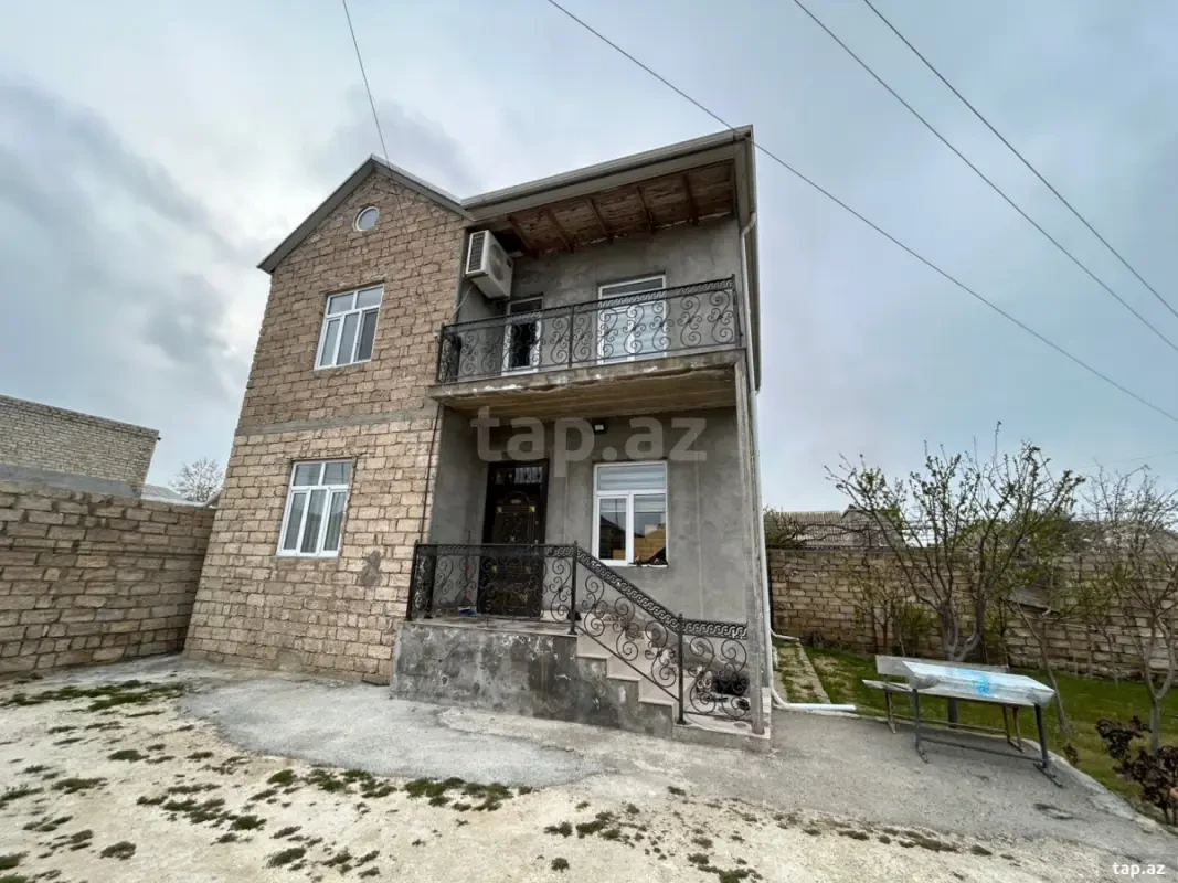 Satılır 4 otaqlı həyət evi 2000 m²