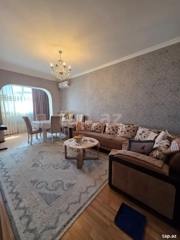 Satılır 4 otaqlı mənzil 120 m²