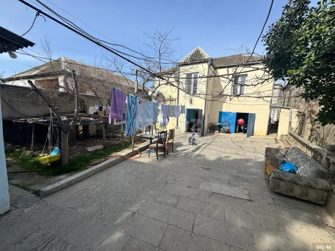 Satılır 5 otaqlı həyət evi 250 m²