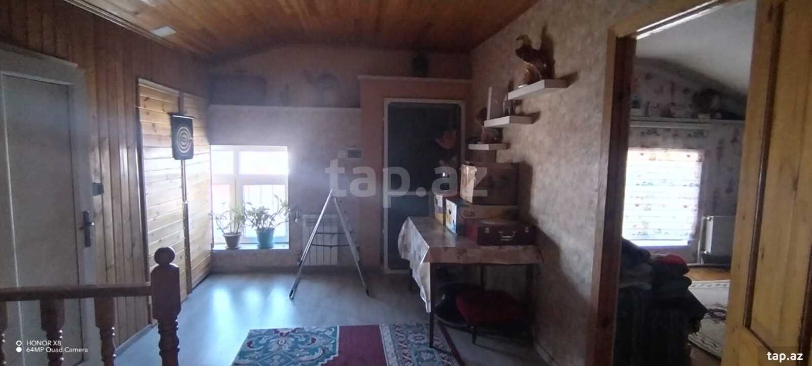 Satılır 4 otaqlı həyət evi 180 m²