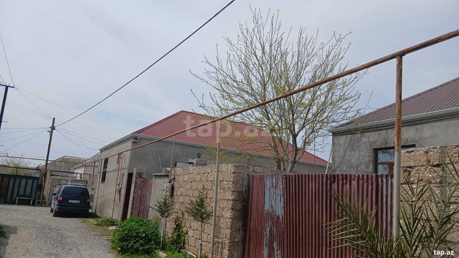 Satılır 3 otaqlı həyət evi 200 m²