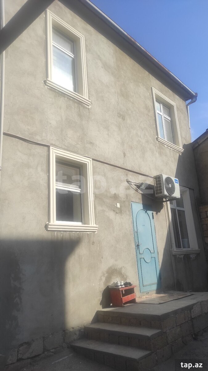Satılır 4 otaqlı həyət evi 200 m²