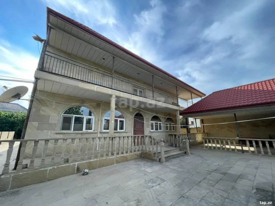 Satılır 5 otaqlı həyət evi 200 m²