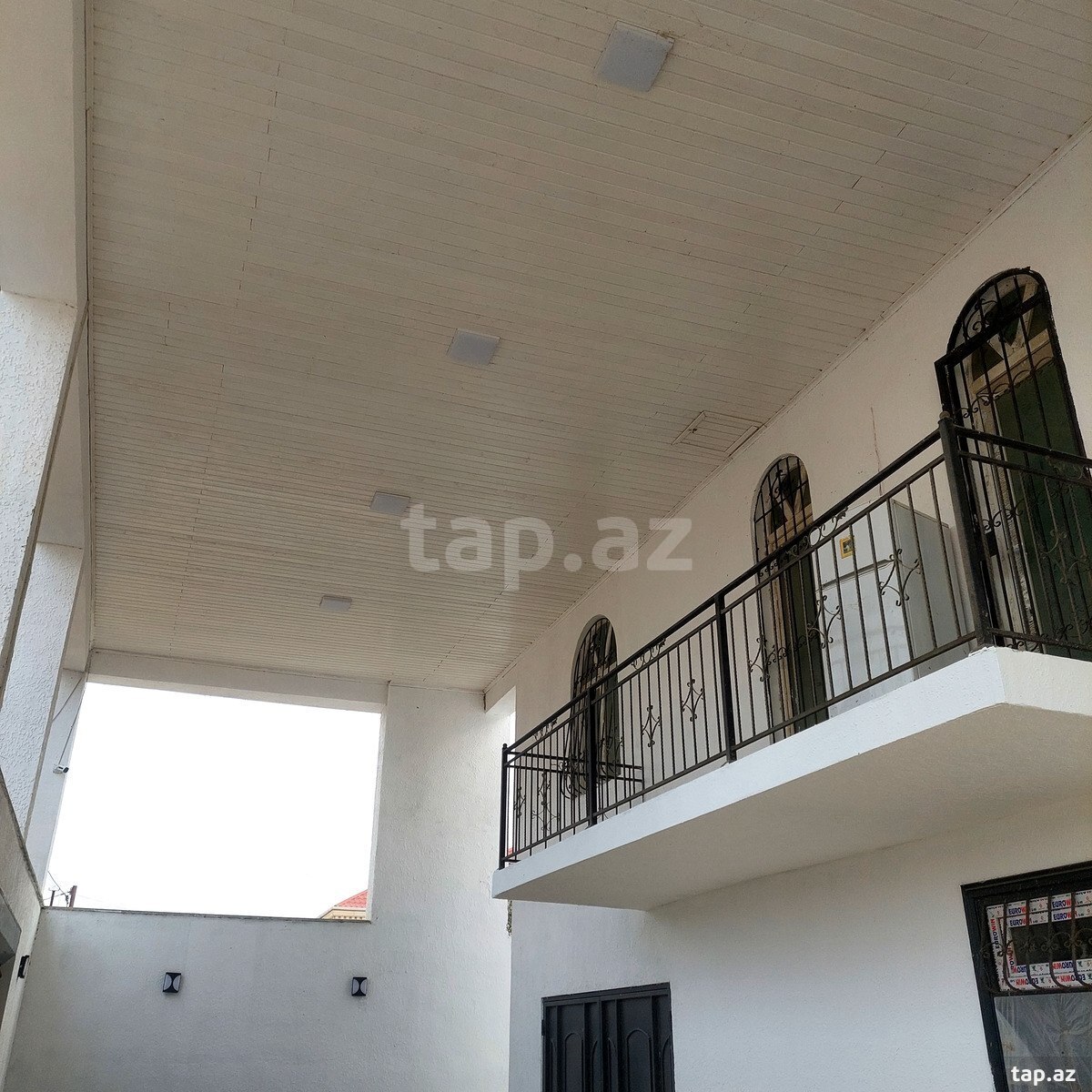 Satılır 7 otaqlı həyət evi 340 m²