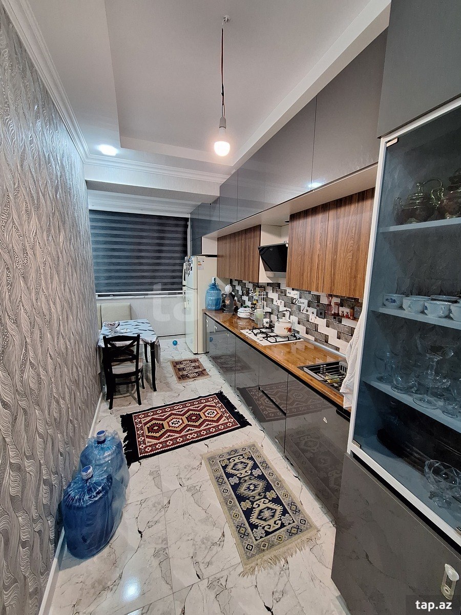 Satılır 3 otaqlı yeni tikili 120 m²