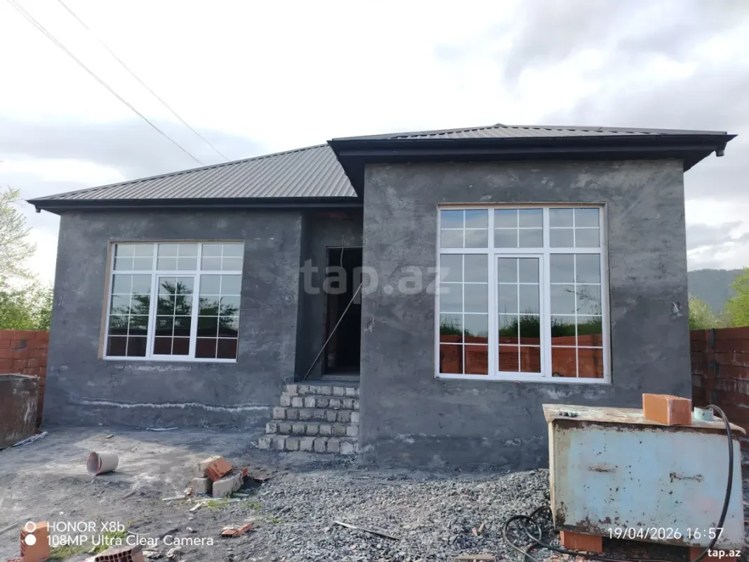 Satılır 4 otaqlı həyət evi 120 m²