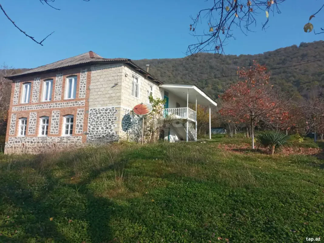 Satılır 5 otaqlı həyət evi 150 m²