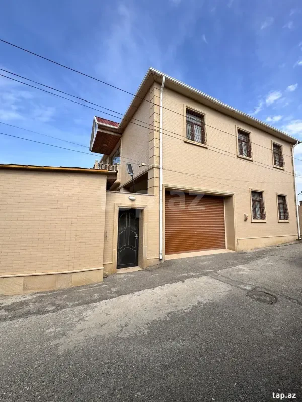 Satılır 6 otaqlı həyət evi 200 m²