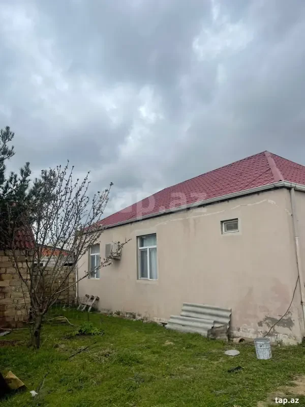 Satılır 2 otaqlı həyət evi 120 m²
