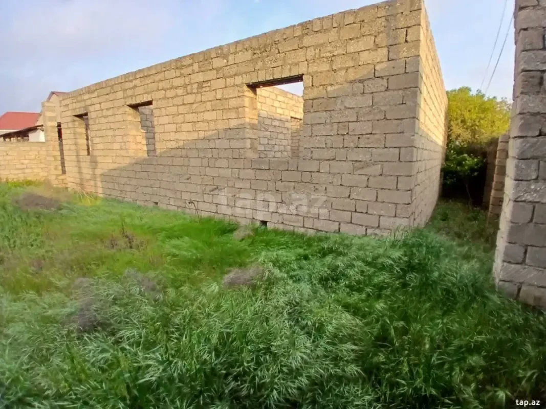 Satılır 4 otaqlı həyət evi 140 m²