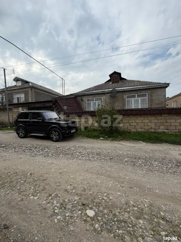 Satılır 4 otaqlı həyət evi 120 m²