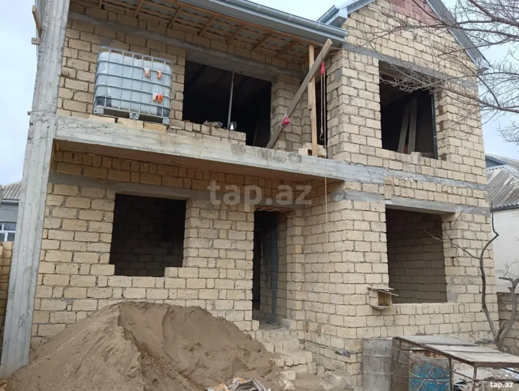 Satılır 5 otaqlı həyət evi 162 m²