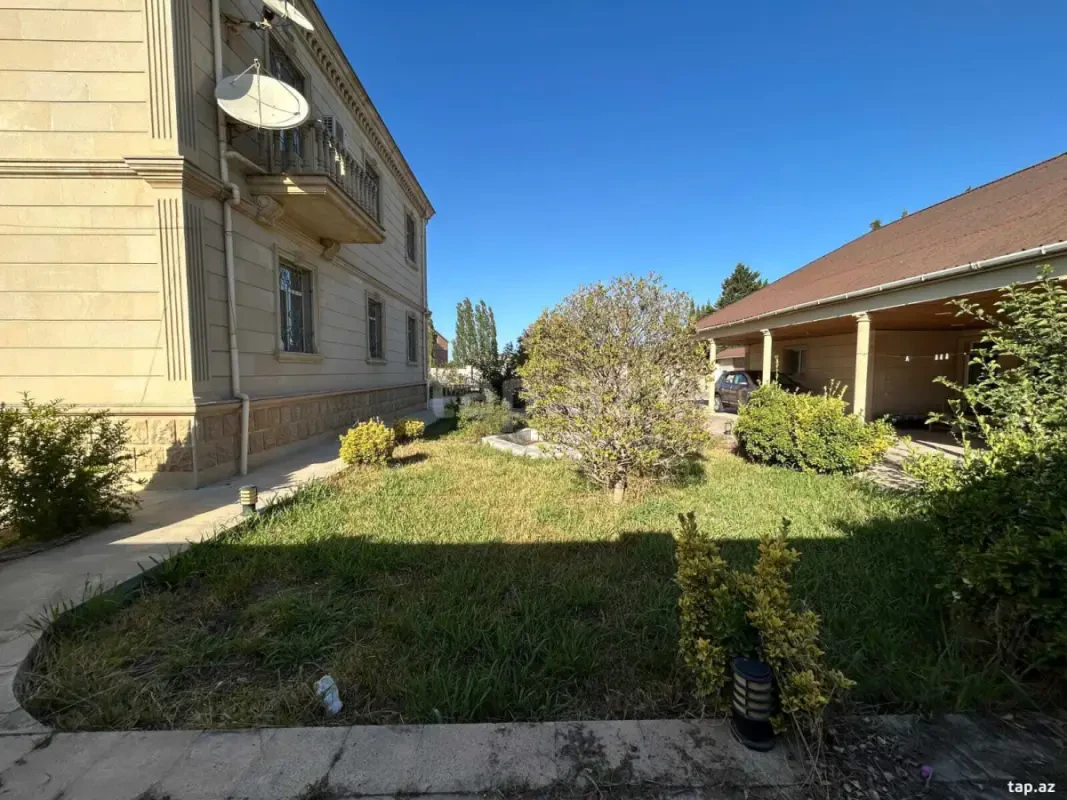 Kirayə verilir 8 otaqlı həyət evi 300 m²