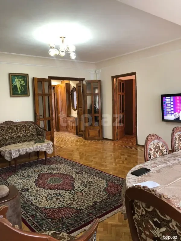 Kirayə verilir 3 otaqlı yeni tikili 90 m²