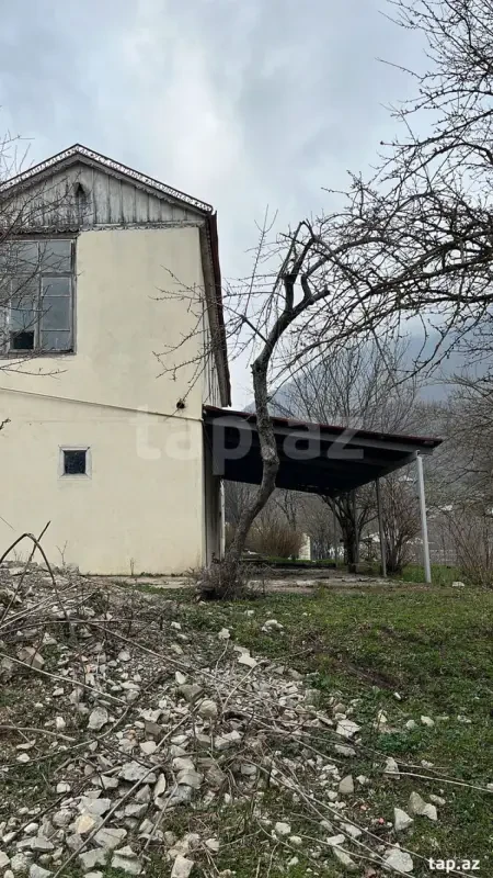 Satılır 5 otaqlı həyət evi 210 m²