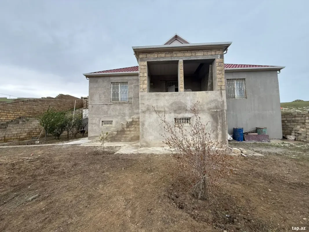 Satılır 4 otaqlı həyət evi 140 m²