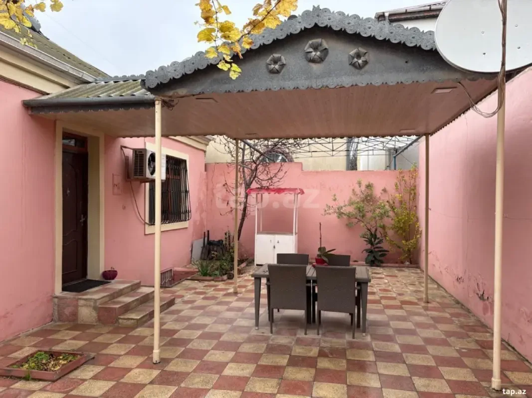Satılır 4 otaqlı həyət evi 90 m²