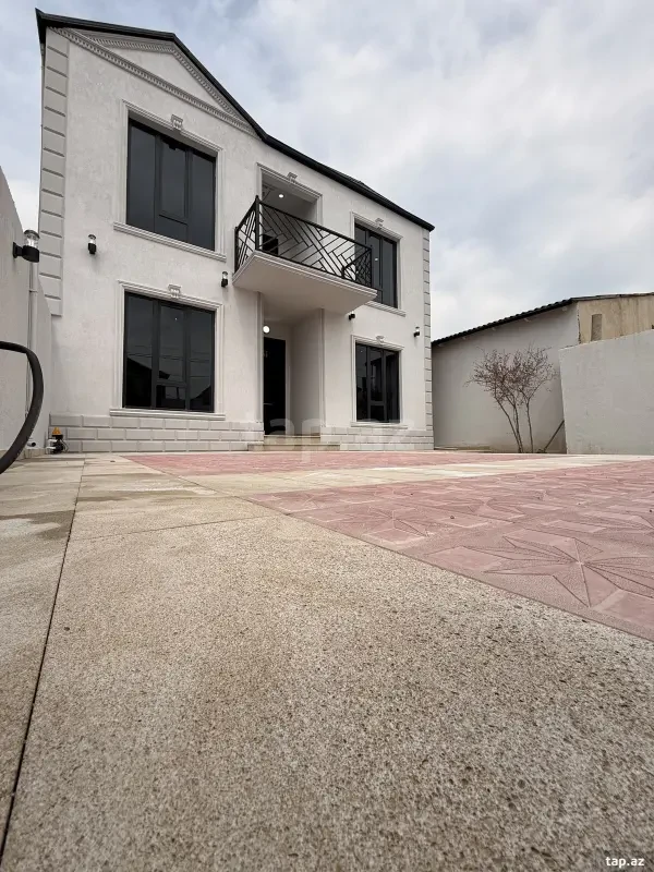 Satılır 5 otaqlı həyət evi 200 m²
