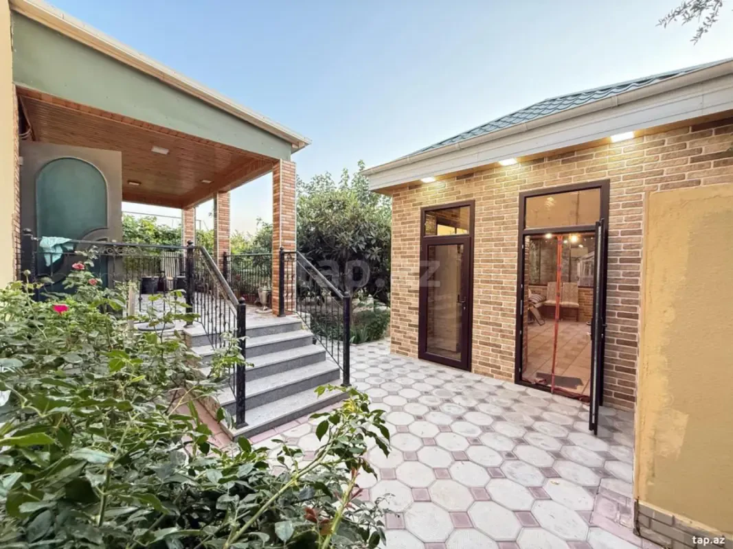 Satılır 4 otaqlı həyət evi 180 m²