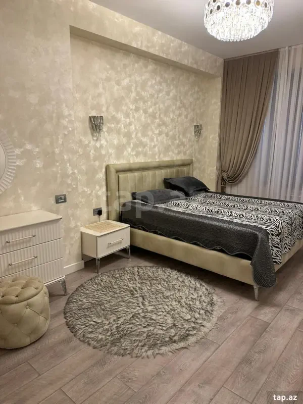 Kirayə verilir 4 otaqlı yeni tikili 135 m²