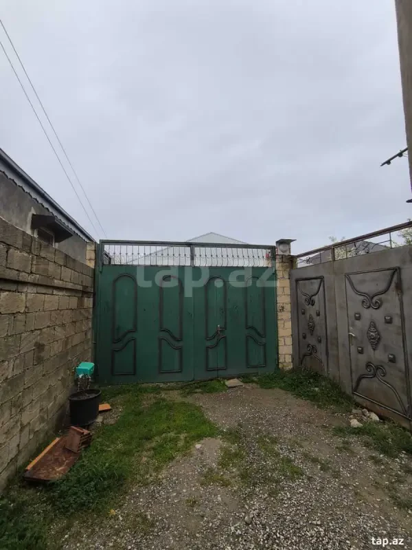 Satılır 4 otaqlı həyət evi 150 m²