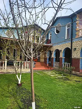 Satılır 18 otaqlı həyət evi 900 m² — Zaqatala 18 otaq 900.00 m²