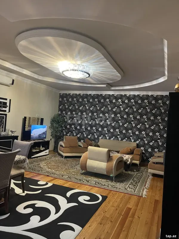 Satılır 8 otaqlı həyət evi 190 m²