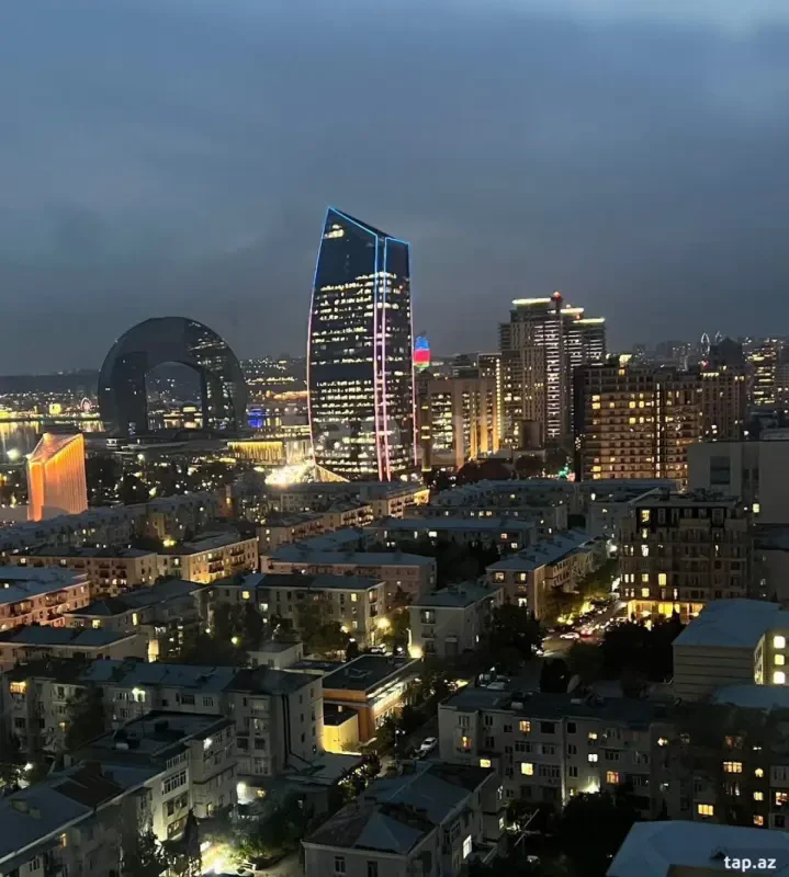 Kirayə verilir 3 otaqlı yeni tikili 130 m²