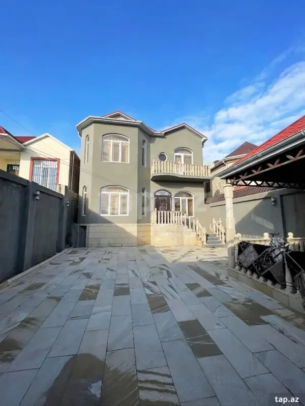 Satılır 6 otaqlı həyət evi 180 m²