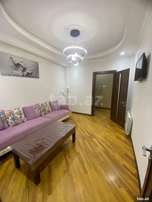 Kirayə verilir 2 otaqlı yeni tikili 65 m²