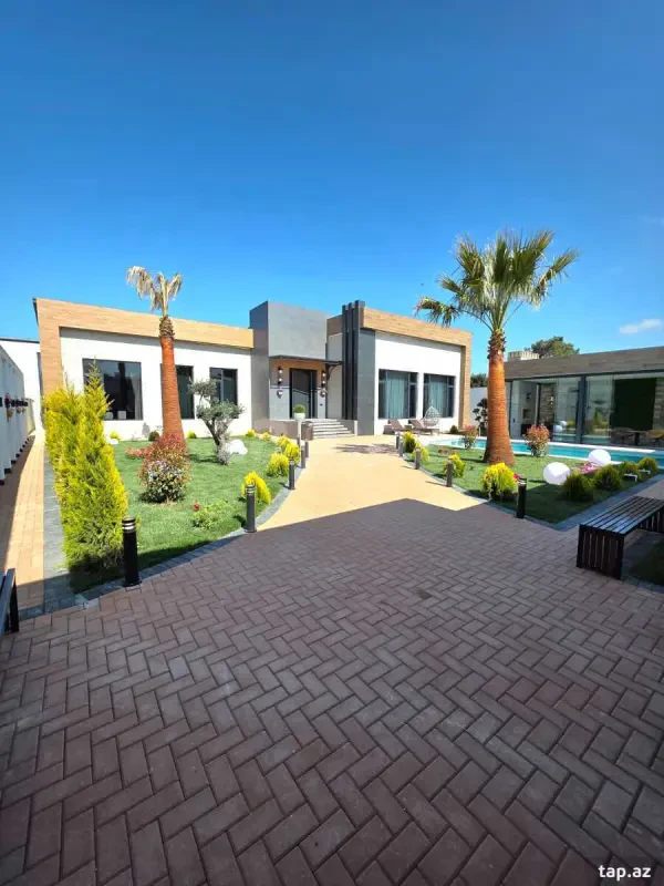 Satılır 5 otaqlı həyət evi 270 m²