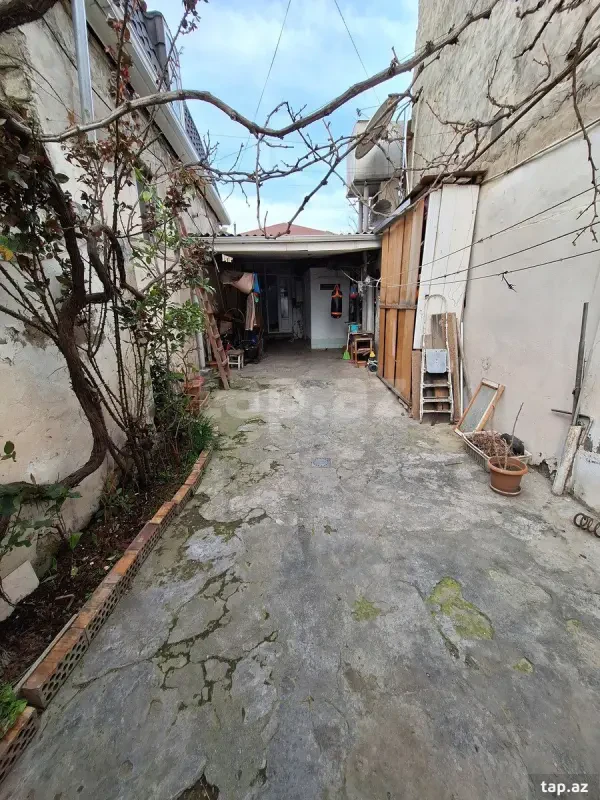 Satılır 4 otaqlı həyət evi 185 m²
