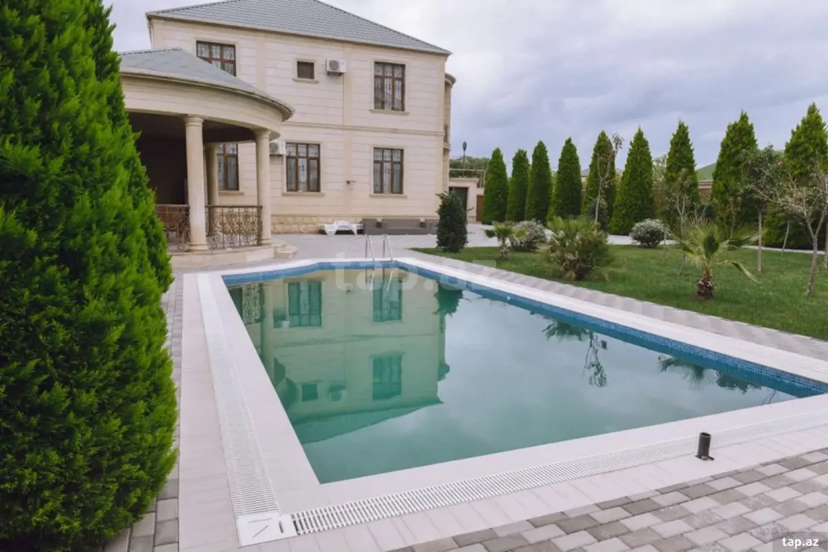 Kirayə verilir 6 otaqlı həyət evi 400 m²