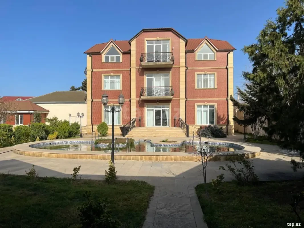 Kirayə verilir 7 otaqlı həyət evi 400 m²