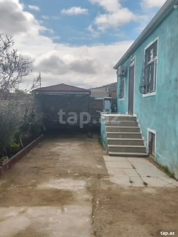 Satılır 3 otaqlı həyət evi 100 m²