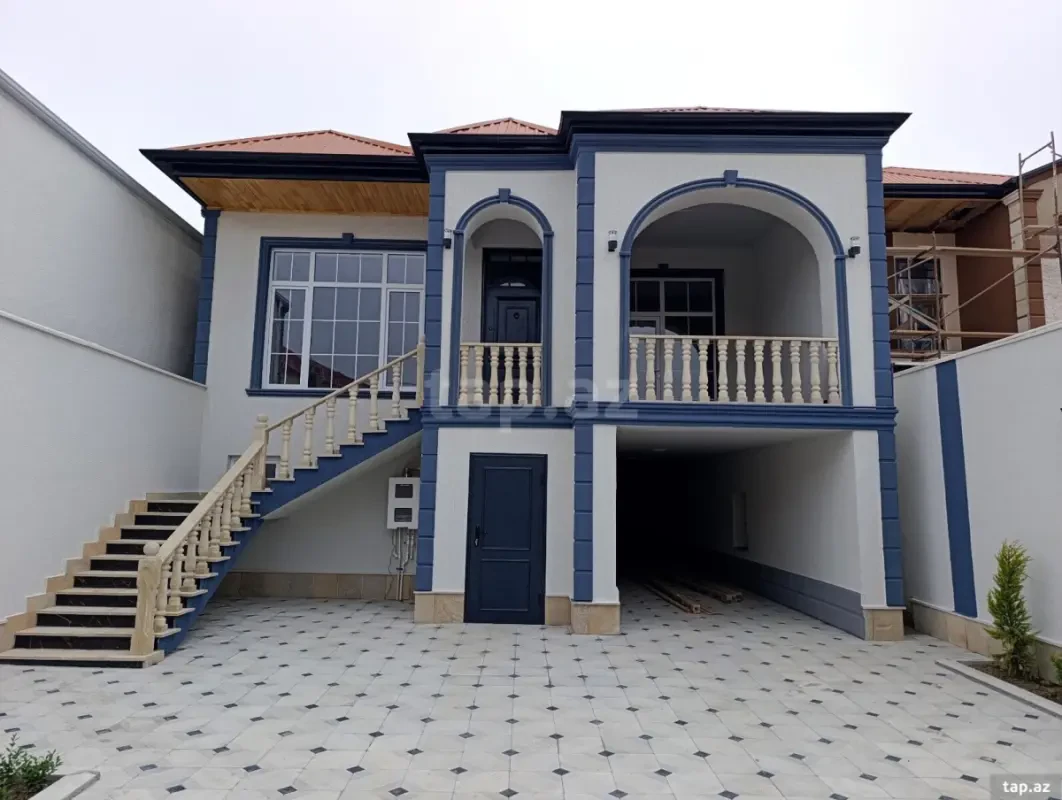 Satılır 4 otaqlı həyət evi 208 m²