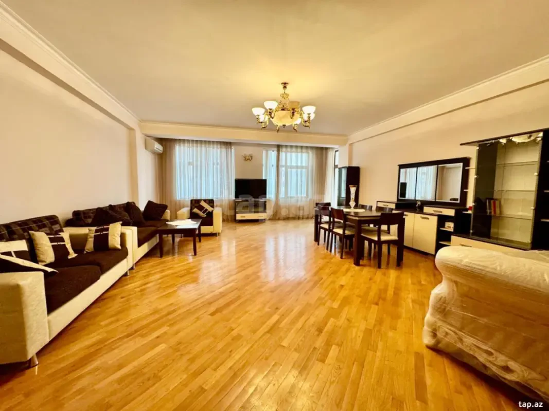 Satılır 3 otaqlı yeni tikili 190 m²
