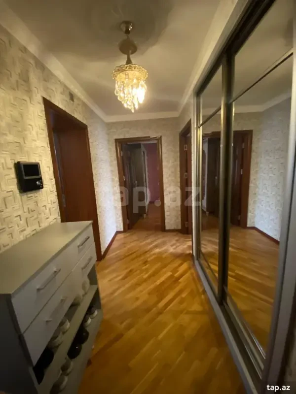 Satılır 3 otaqlı mənzil 95 m²