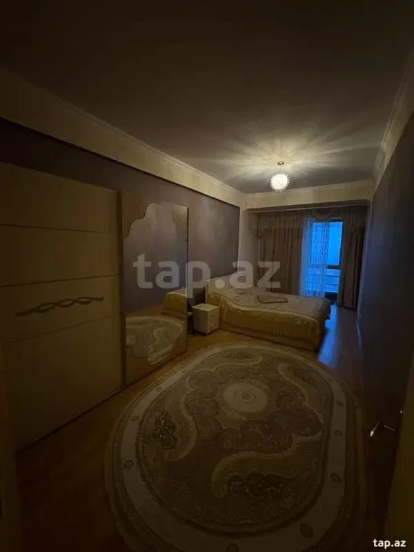 Satılır 3 otaqlı yeni tikili 120 m²