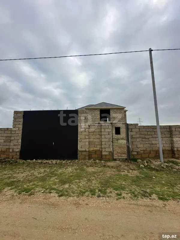 Satılır 5 otaqlı həyət evi 1200 m²