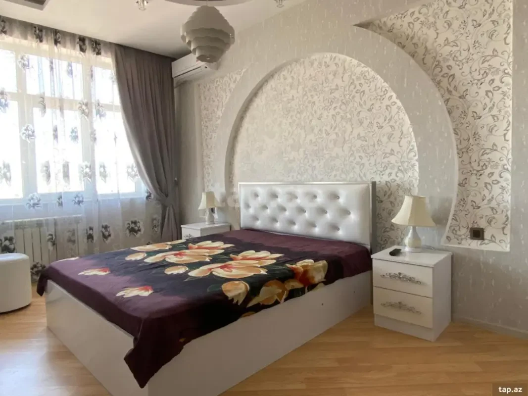 Kirayə verilir 3 otaqlı yeni tikili 150 m²