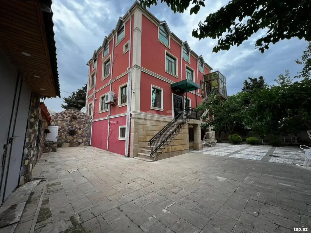 Satılır 6 otaqlı həyət evi 450 m²