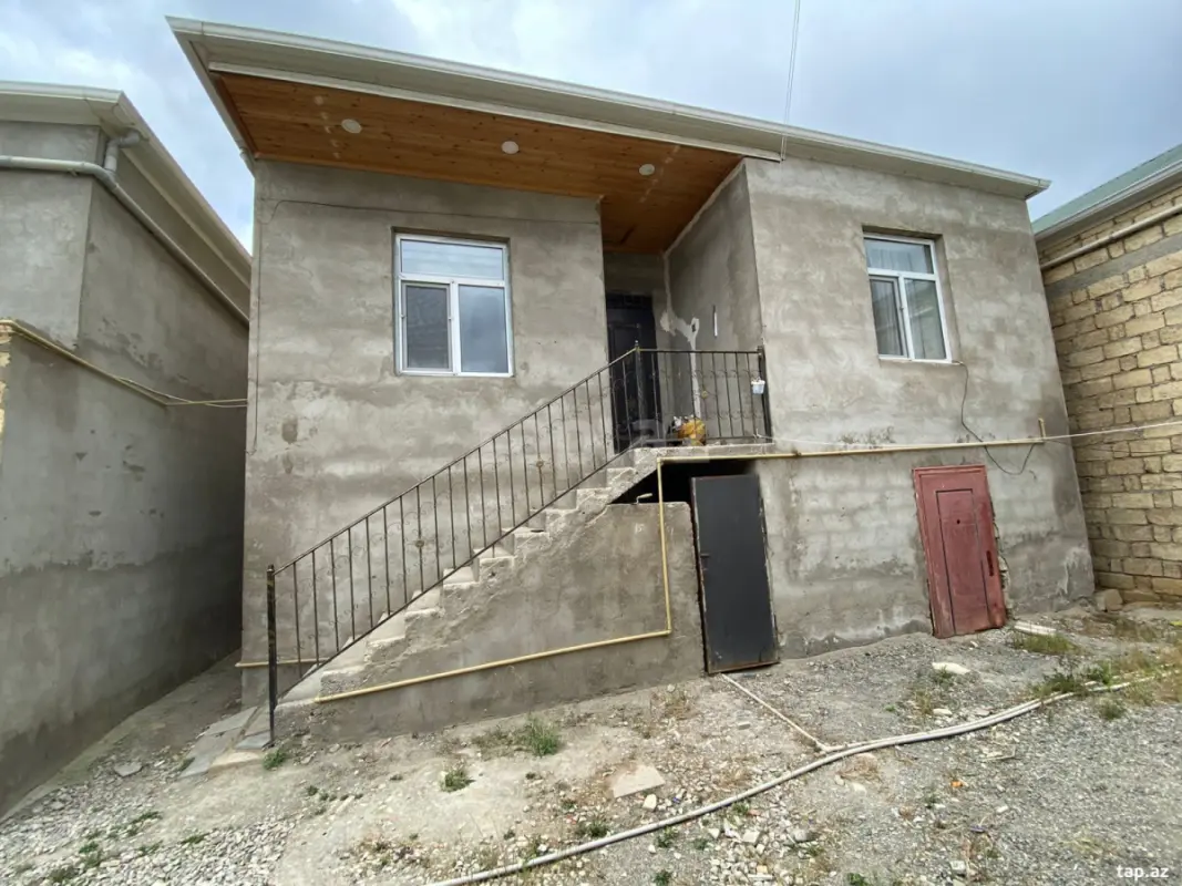 Satılır 4 otaqlı həyət evi 140 m²