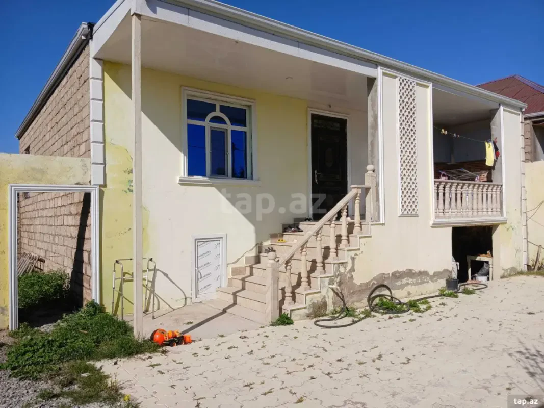 Satılır 3 otaqlı həyət evi 100 m²